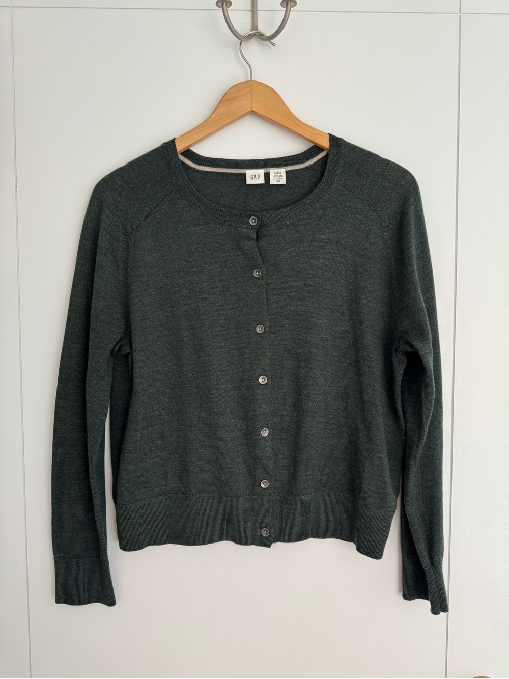 GAP merino wool cardigan petite large